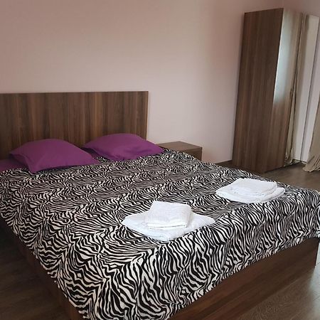 Guest House Khergiani Местия Екстериор снимка