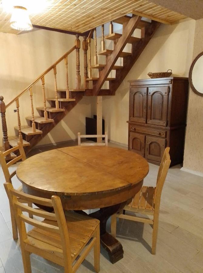Guest House Khergiani Местия Екстериор снимка