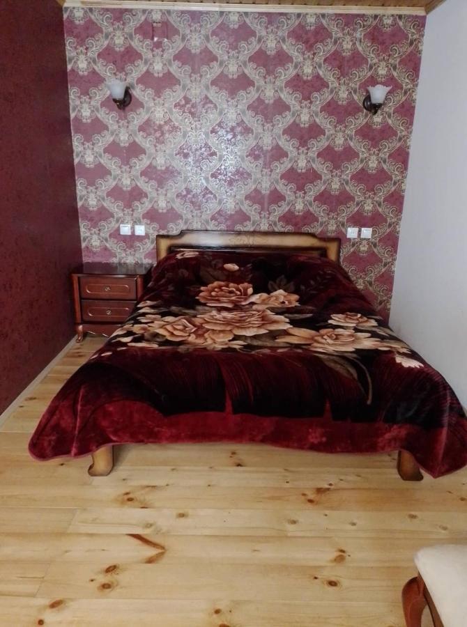 Guest House Khergiani Местия Екстериор снимка