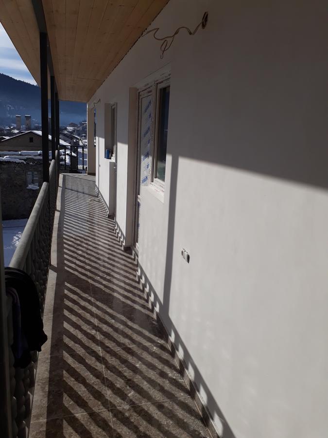 Guest House Khergiani Местия Екстериор снимка