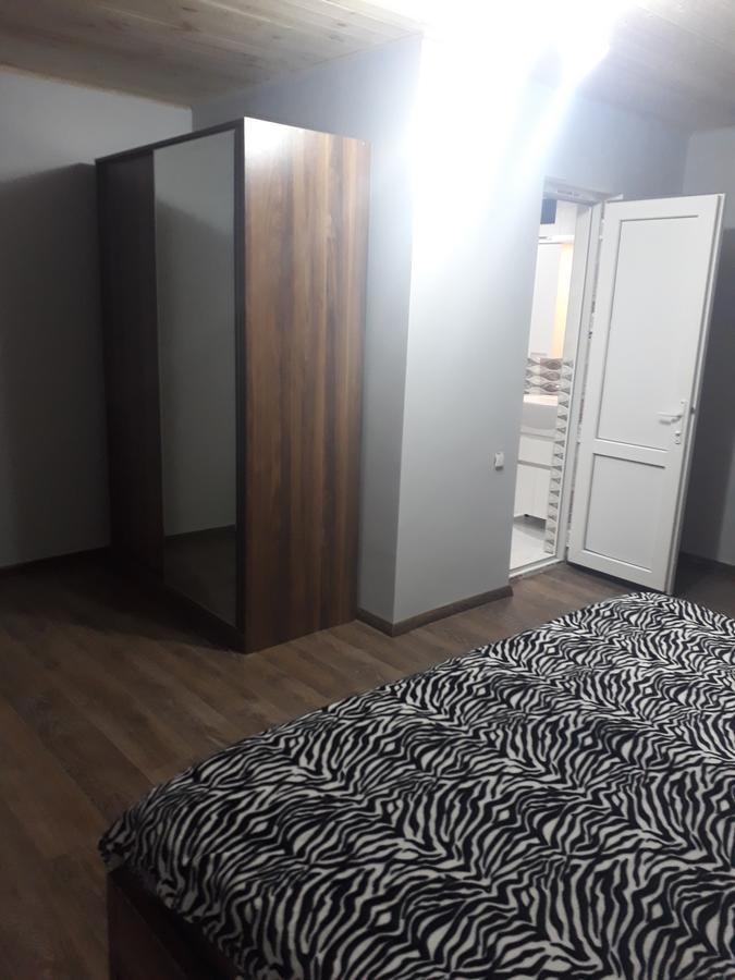 Guest House Khergiani Местия Екстериор снимка