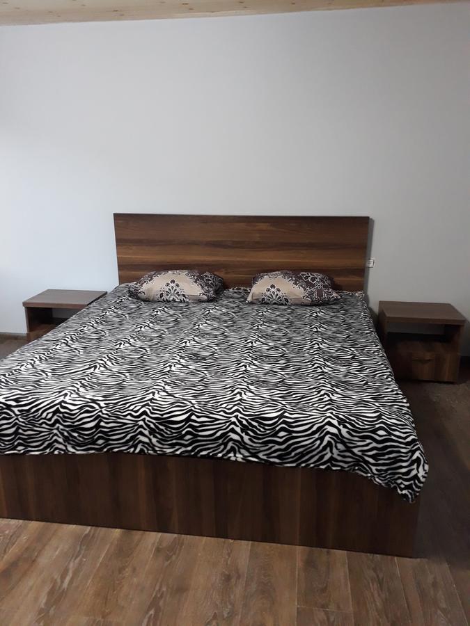 Guest House Khergiani Местия Екстериор снимка