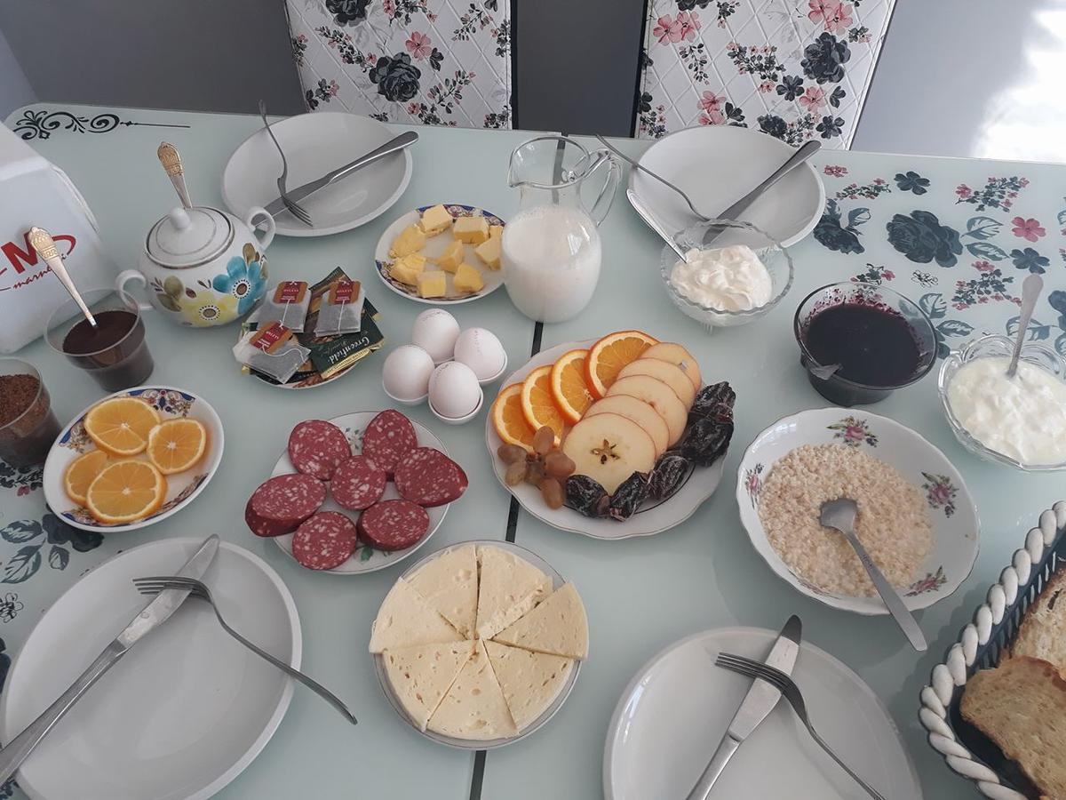 Guest House Khergiani Местия Екстериор снимка