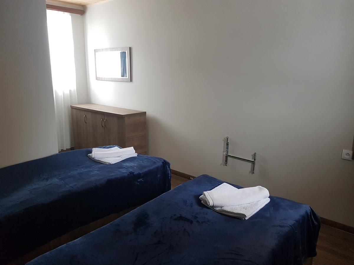 Guest House Khergiani Местия Екстериор снимка