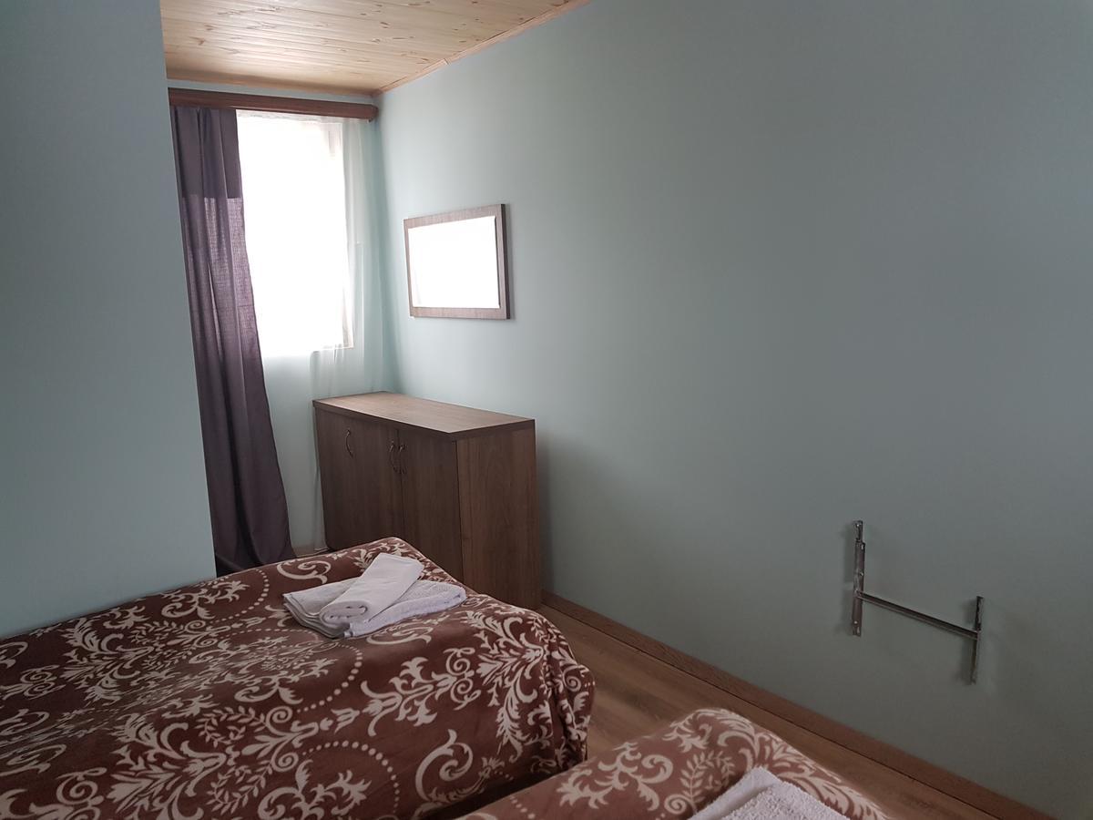 Guest House Khergiani Местия Екстериор снимка