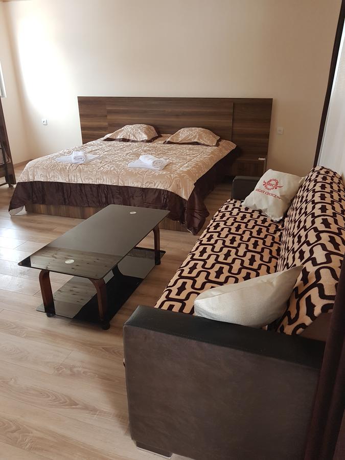 Guest House Khergiani Местия Екстериор снимка
