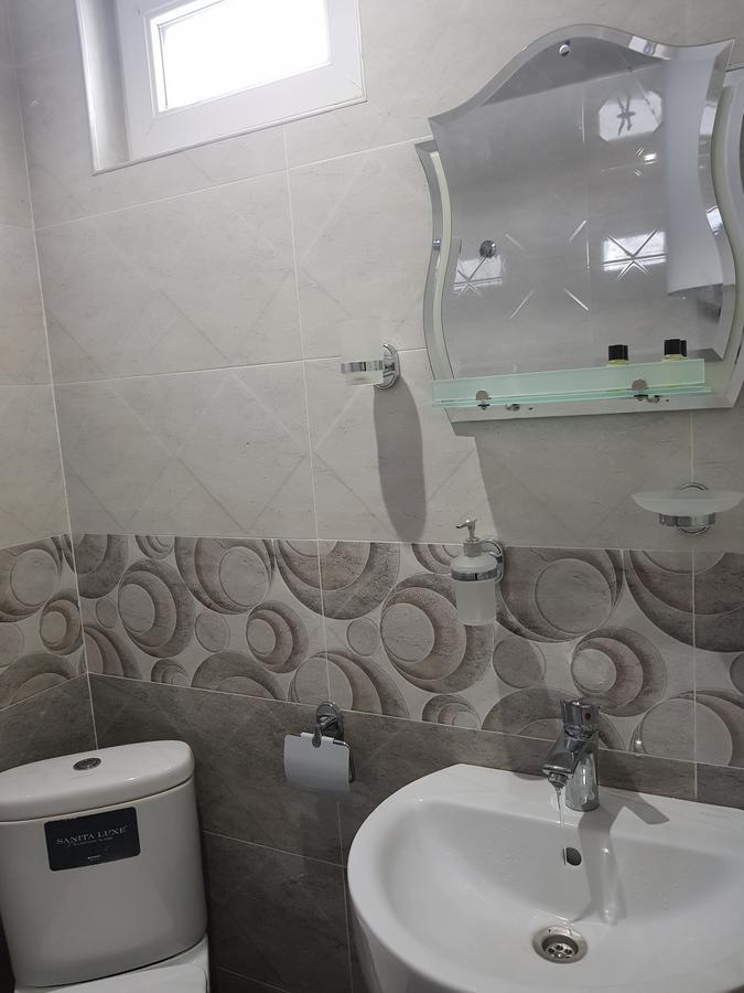 Guest House Khergiani Местия Екстериор снимка