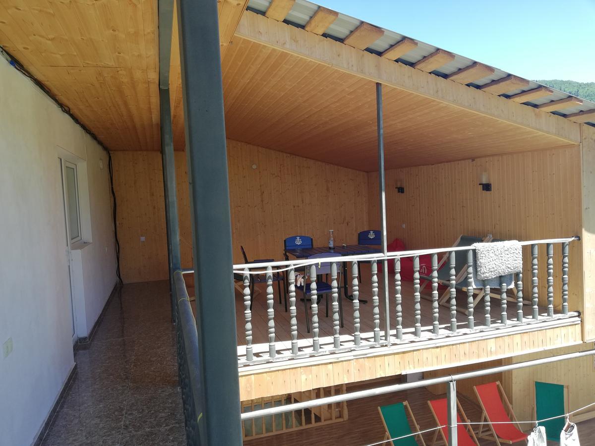 Guest House Khergiani Местия Екстериор снимка