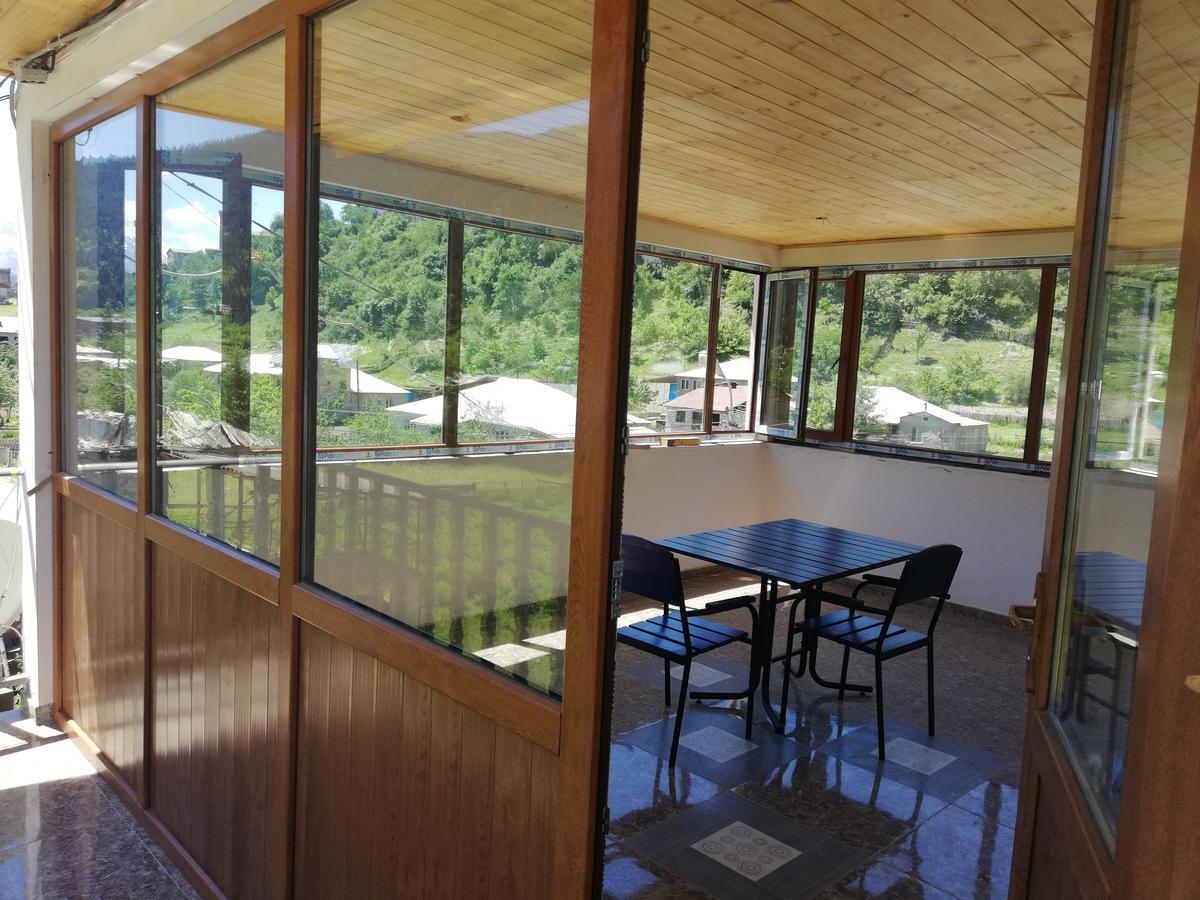 Guest House Khergiani Местия Екстериор снимка