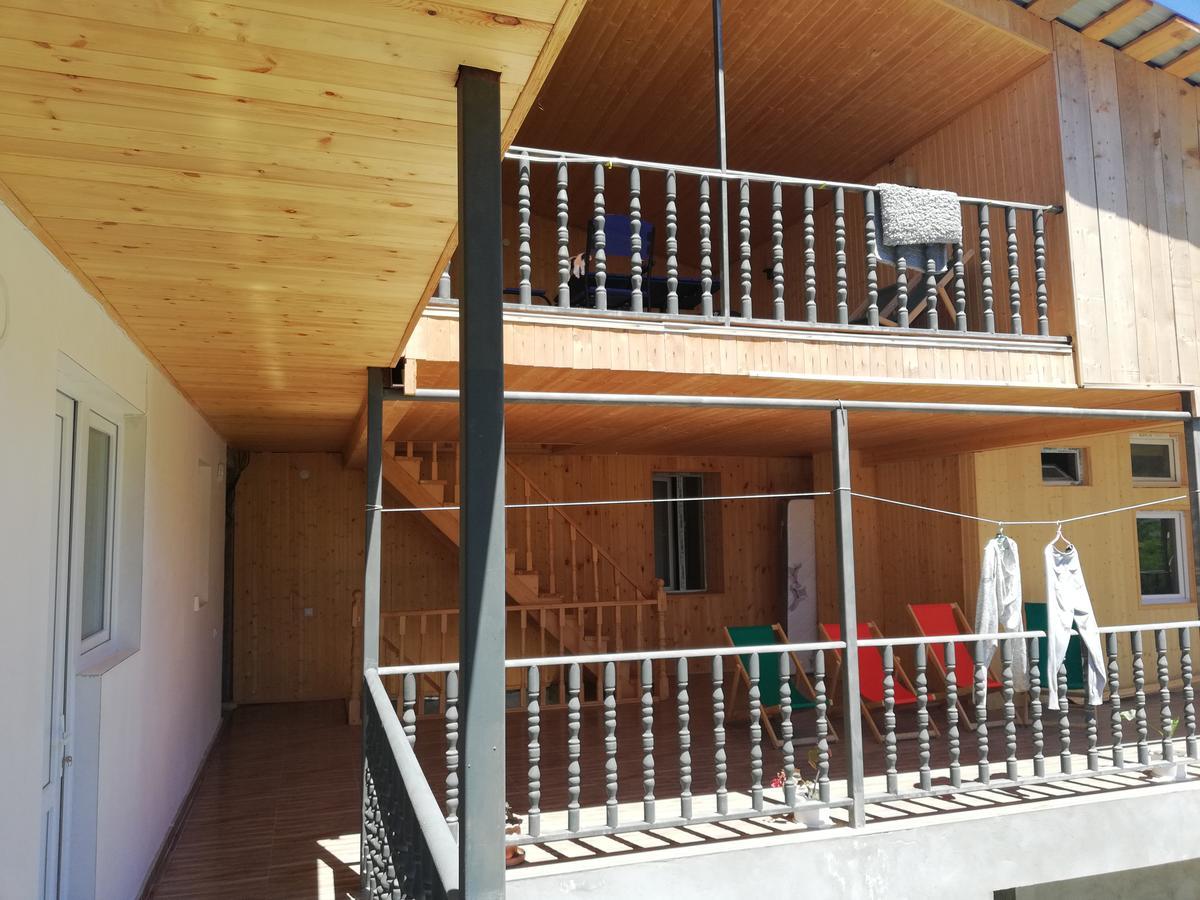 Guest House Khergiani Местия Екстериор снимка